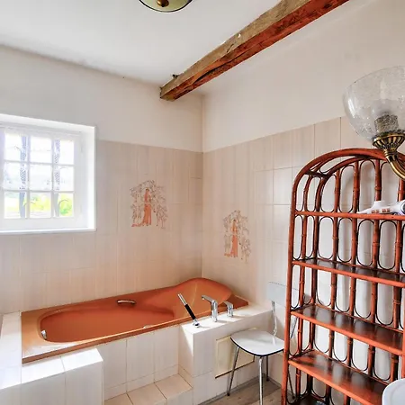 Maison En Pierre Avec Terrasse, Ideal Pour 4 *