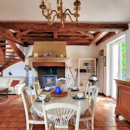 Nyaraló Maison En Pierre Avec Terrasse, Ideal Pour 4