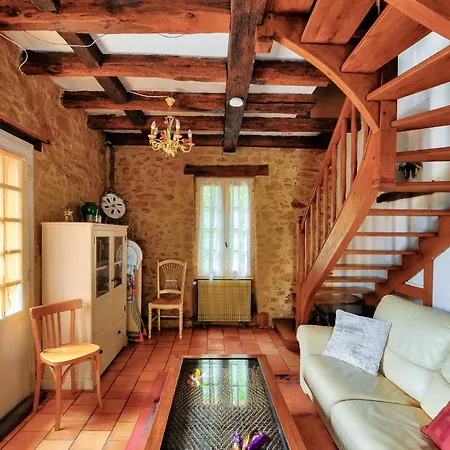 Maison En Pierre Avec Terrasse, Ideal Pour 4