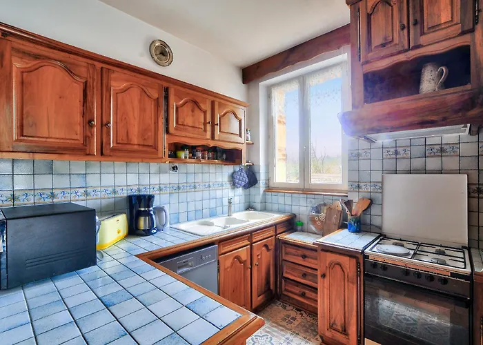 Casa vacanze Maison En Pierre Avec Terrasse, Ideal Pour 4 *